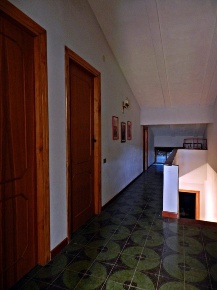 Foto Villa unifamiliare a Laconi di 400 m² con 10 locali in vendita