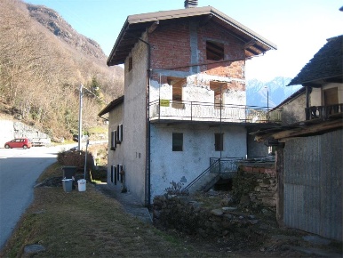 Foto Appartamento in cimamulera 8, Piedimulera Centro di 90 m² con 8 locali