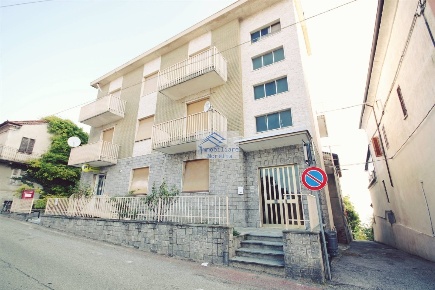 Foto Appartamento a Calosso Centro di 160 m² con 6 locali in vendita