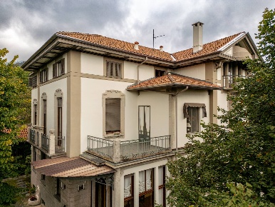 Foto Villa singola in Via Delleani, Pollone di 680 m² con 15 locali
