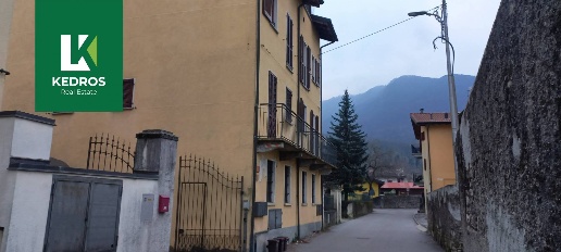 Foto Appartamento in Via Giuseppe Verdi, Cuvio Centro di 80 m² con 3 locali