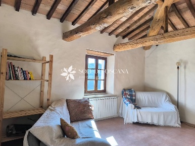 Foto Appartamento in Via Gramsci, Trequanda Petroio di 186 m² con 10 locali