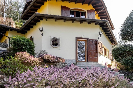 Foto Villa singola in Via Sorti, Montegrino Valtravaglia di 250 m²