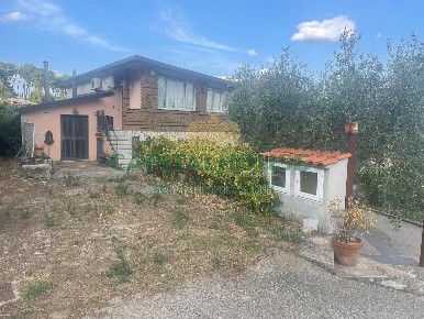 Foto Villa singola a Summonte di 120 m² con 3 locali in vendita