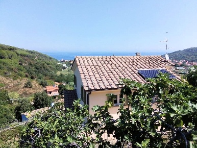 Foto Villa singola a Marciana Marina Centro di 250 m² con 7 locali