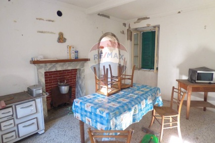 Foto Appartamento in Via G. Verdi, Dumenza Centro di 117 m² con 4 locali