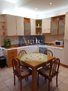 Foto Appartamento in viale papa giovanni, Ancarano di 127 m² con 5 locali