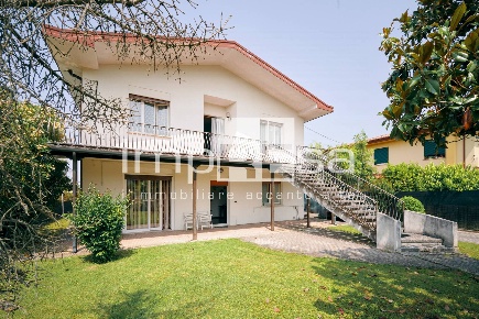 Foto Villa unifamiliare in via G. D'Annunzio, San Biagio di Callalta Centro