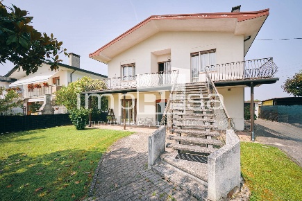 Foto Villa unifamiliare in via G. D'Annunzio, San Biagio di Callalta Centro