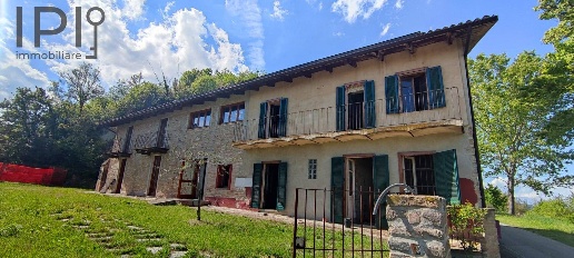 Foto Villa unifamiliare in Case Turini, Murisengo di 500 m² con 10 locali