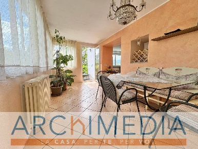 Foto Villa singola in Via Verbano, Dumenza di 350 m² con 5 locali