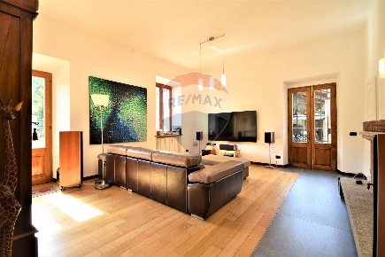 Foto Villa singola in via Principale, Comignago Centro di 525 m² in vendita