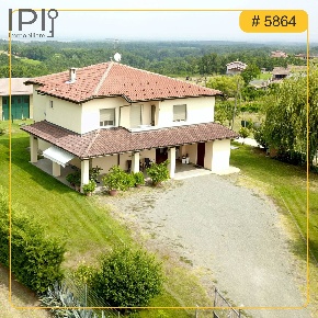 Foto Villa unifamiliare in via bella parancone, Mombaruzzo di 230 m²