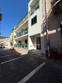 Foto Appartamento in Via Confini, Ustica di 170 m² con 4 locali in vendita