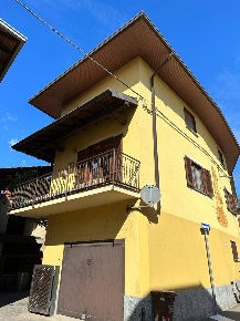 Foto Appartamento in Via Santa Maria, Mezzomerico di 200 m² con 4 locali