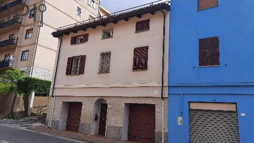 Foto Villa a schiera in via roma, Altare di 210 m² con 7 locali in vendita