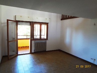 Foto Appartamento a Attimis Centro di 150 m² con 6 locali in affitto
