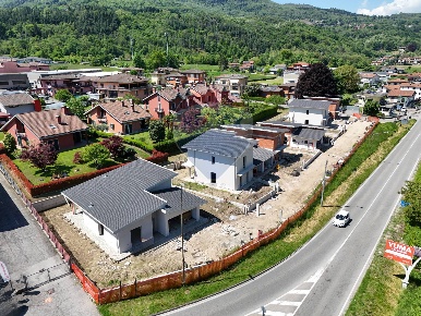 Foto Villa a schiera in via provinciale, Mesenzana di 170 m² con 5 locali