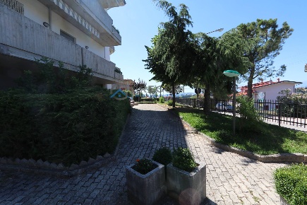 Foto Appartamento in Via Aldo Moro, Torano Nuovo Centro di 180 m²