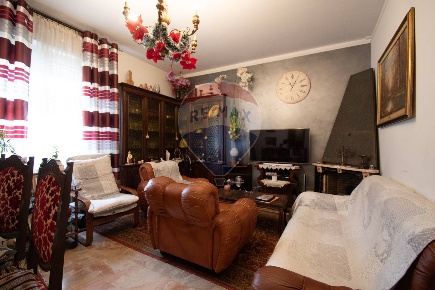 Foto Appartamento in Via Petrarca, Sarezzo Centro di 135 m² con 5 locali