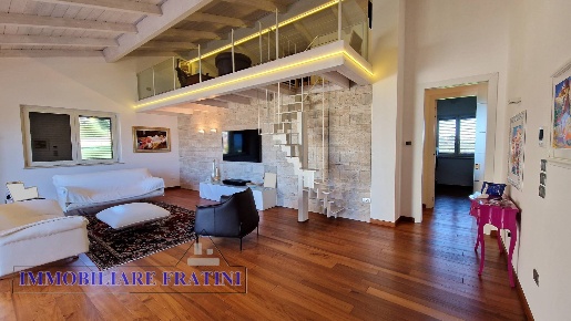 Foto Villa singola in Ancarano, Ancarano di 360 m² con 10 locali in vendita