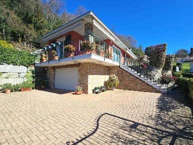 Foto Villa singola in Via Beatrice, Brezzo di Bedero Bedero di 200 m²