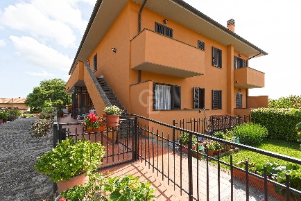 Foto Appartamento in Via Abate Sperandini, San Lorenzo Nuovo di 104 m²