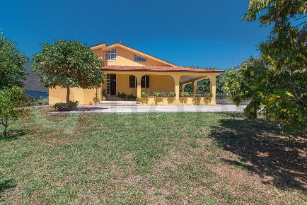 Foto Villa singola in Via Colledardo, Pescosolido di 220 m² con 10 locali