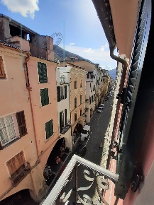 Foto Appartamento in corso mario ponzoni, Pieve di Teco Centro di 185 m²