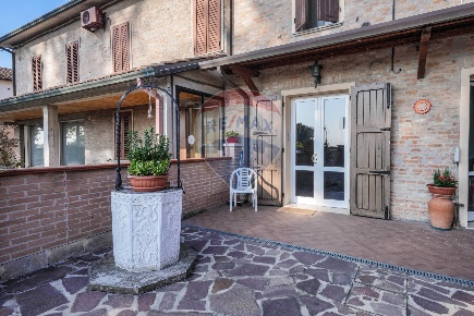 Foto Appartamento in Via Comacchio, Ferrara Cona di 125 m² con 6 locali