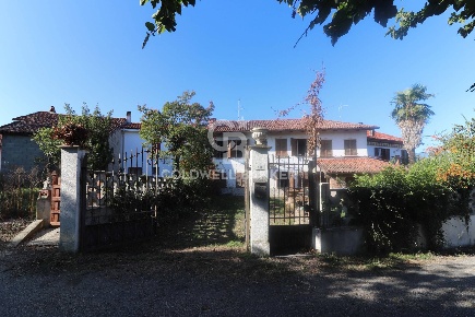 Foto Villa a schiera in Fraz. Gatti, Rocchetta Tanaro di 250 m² in vendita