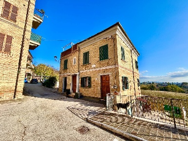 Foto Appartamento in Via Quattro Novembre, Montalto delle Marche Centro