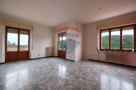 Foto Appartamento in via Roma, Rosora Angeli di 157 m² con 6 locali