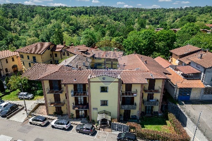 Foto Appartamento in Via Piave, Lozza di 71 m² con 3 locali in vendita