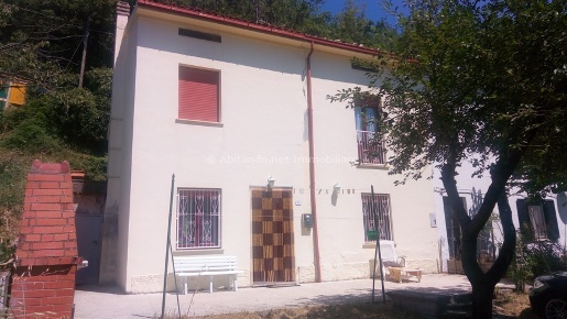 Foto Villa a schiera in Contrada Pettorano, Civitella Casanova di 100 m²