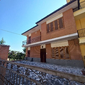 Foto Appartamento in via Saletto, Montappone Centro di 120 m² con 5 locali