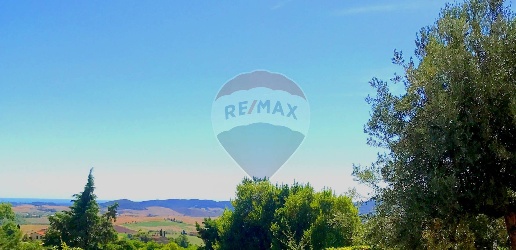 Foto Villa singola a Santa Luce Pomaia di 200 m² con 9 locali in vendita