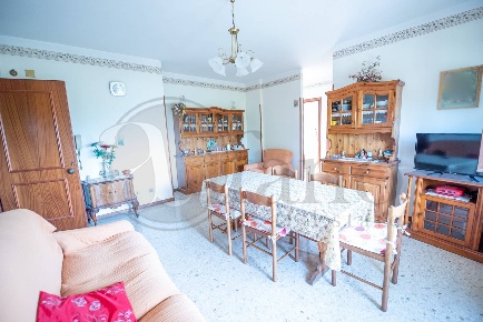 Foto Appartamento in Via B.Belli, Colfelice di 110 m² con 7 locali