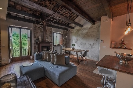 Foto Appartamento a Montefortino Centro di 80 m² con 6 locali in vendita