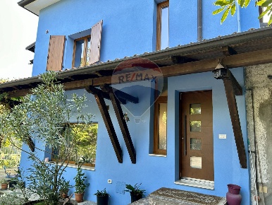 Foto Villa singola a Pianico di 275 m² con 5 locali in vendita