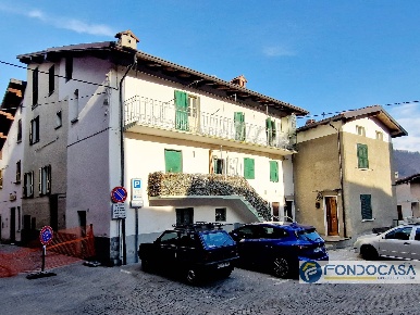 Foto Appartamento in Piazza Mondaro, Pezzaze Stravignino di 128 m²