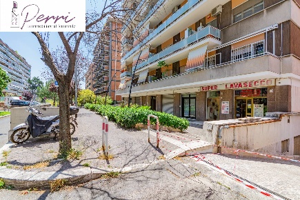 Foto Appartamento in Via Gregorio Ricci Curbastro, Roma Marconi di 93 m²