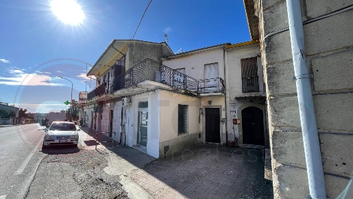 Foto Appartamento in Via Casilina, Colfelice di 66 m² con 5 locali