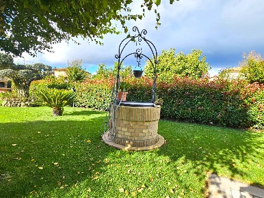 Foto Villa singola in Via Del Pratino, Capodimonte in vendita