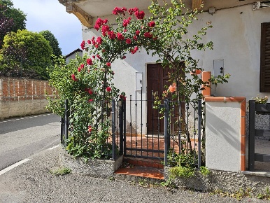 Foto Appartamento in via Umberto I, Mezzomerico di 115 m² con 4 locali
