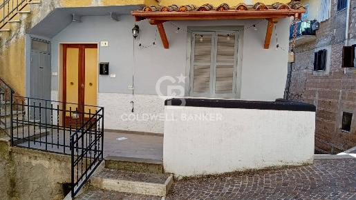 Foto Appartamento in Via Ponticello, Carbognano di 90 m² con 4 locali
