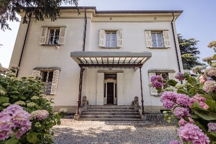 Foto Villa singola in Via Della Costa, Longone al Segrino di 750 m²