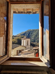 Foto Appartamento a Cerreto di Spoleto di 70 m² con 5 locali in vendita