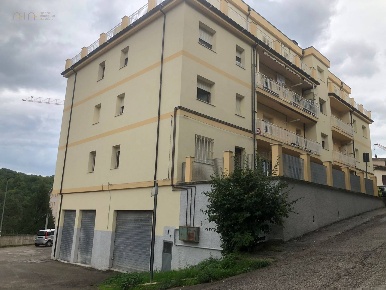 Foto Appartamento in via D. Sbarra, Montefortino Centro di 63 m² in vendita