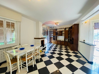 Foto Appartamento in VIA ALDO MORO, Deiva Marina di 83 m² con 2 locali